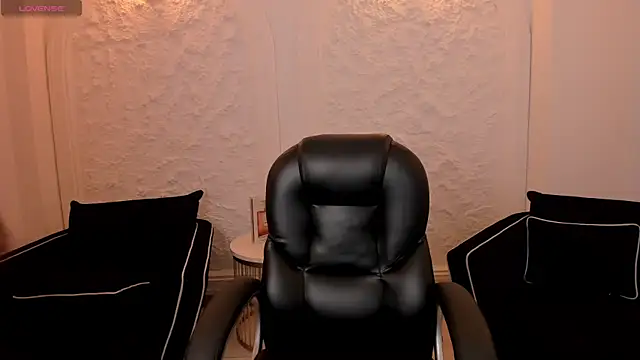 BeccaBaxter online show from 05.10.26