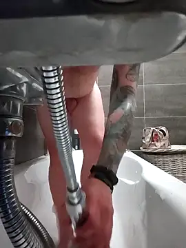 bouraktom6 online show from 10.31.25