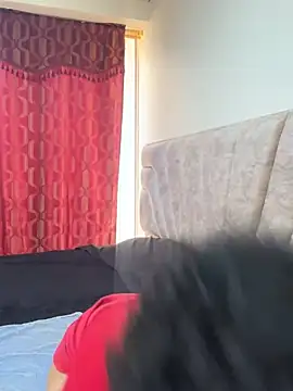 Snapshot of leahaltomm chatting on 02.06.25 leahaltomm online show from 02.06.25