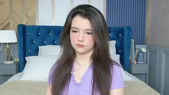 Snapshot of Pauline_Heaven chatting on 11.25.25 Pauline Heaven online show from 11.25.25