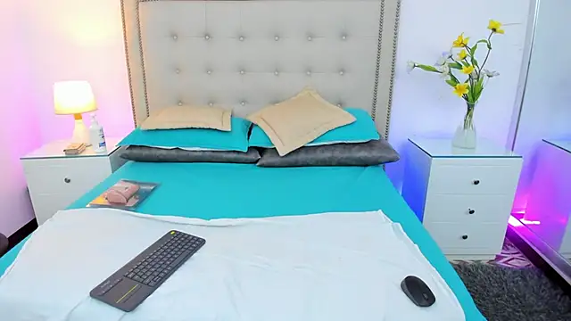 Snapshot of Sofiavillegaz chatting on 03.18.25 Sofiavillegaz online show from 03.18.25