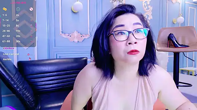 Snapshot of LucianaMe chatting on 06.30.26 LucianaMe online show from 06.30.26