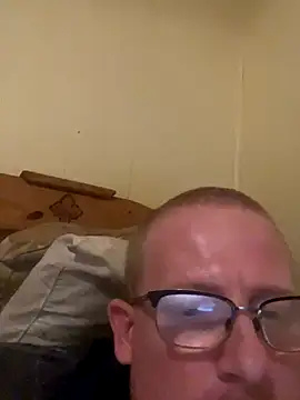 Snapshot of ClimbedCaelum chatting on 10.21.25 ClimbedCaelum online show from 10.21.25