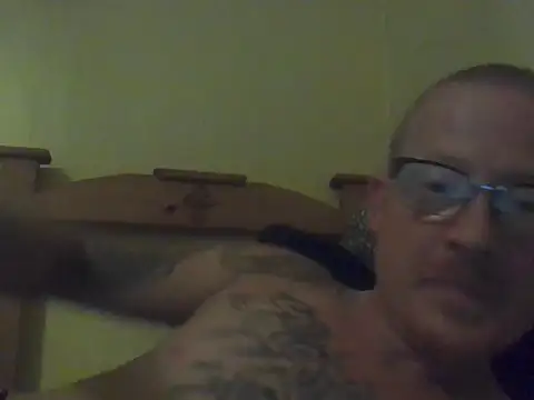 Snapshot of ClimbedCaelum chatting on 10.26.25 ClimbedCaelum online show from 10.26.25