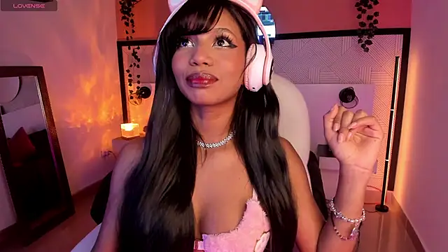 Gigi Strawberry online show from 06.13.26