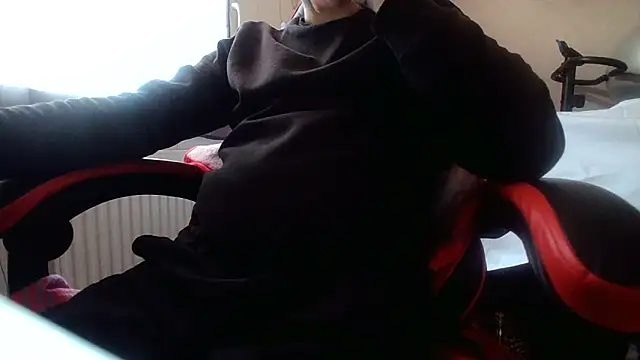 Snapshot of balkis30 chatting on 02.13.25 balkis30 online show from 02.13.25