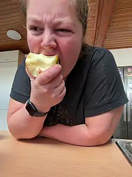 Snapshot of Lars-Lola chatting on 02.21.26 Lars-Lola online show from 02.21.26