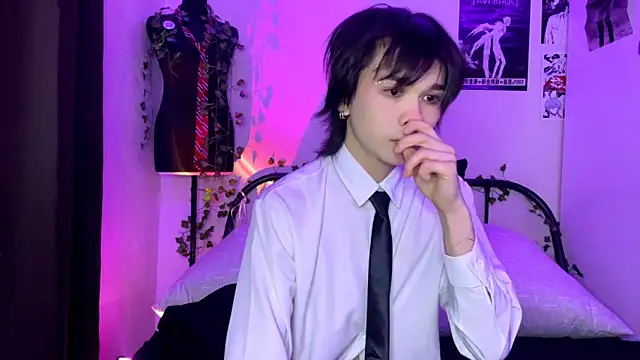 Snapshot of rennnuts chatting on 02.03.25 rennnuts online show from 02.03.25