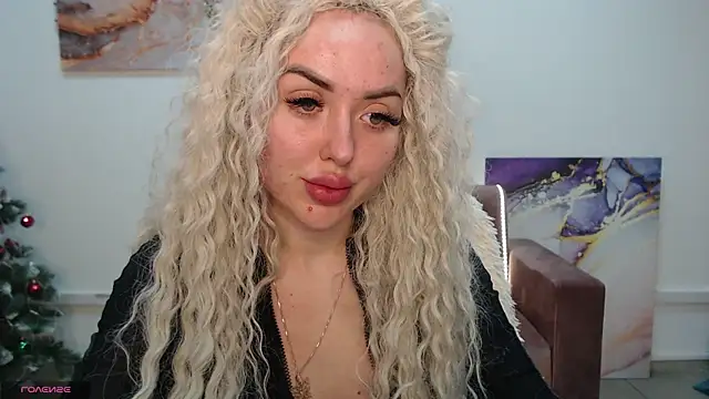 Snapshot of MissisCaty chatting on 02.02.25 MissisCaty online show from 02.02.25