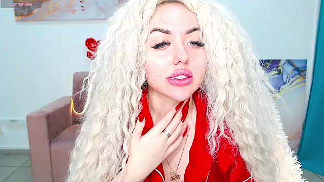 Snapshot of MissisCaty chatting on 02.17.25 MissisCaty online show from 02.17.25