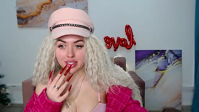 Snapshot of MissisCaty chatting on 02.22.25 MissisCaty online show from 02.22.25