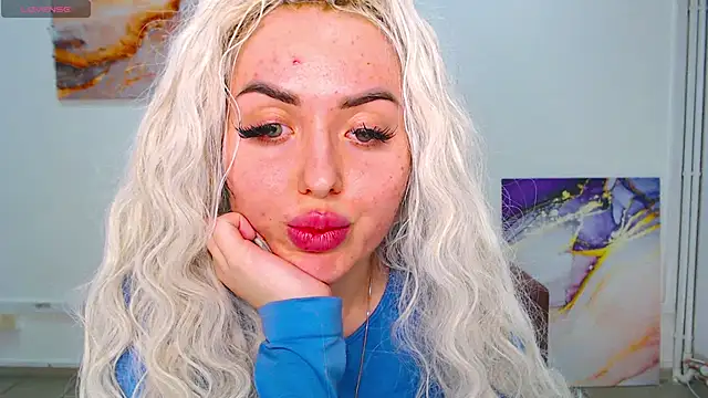 Snapshot of MissisCaty chatting on 03.12.25 MissisCaty online show from 03.12.25