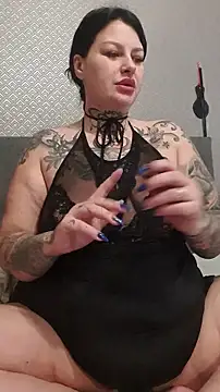 CannabisQueenn online show from 10.21.25