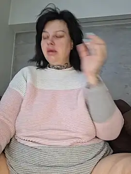 CannabisQueenn online show from 04.24.26