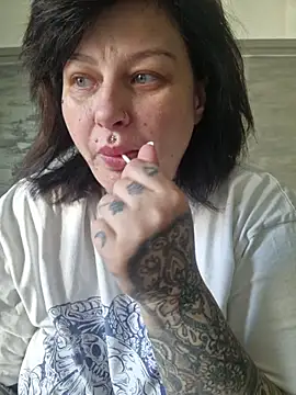 CannabisQueenn online show from 04.28.26