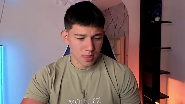 Snapshot of JamesCr_ chatting on 07.28.26 JamesCr online show from 07.28.26