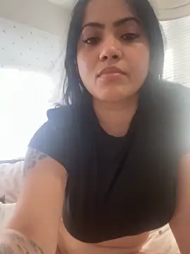 Snapshot of nadia06 chatting on 02.20.25 nadia06 online show from 02.20.25