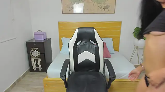 tiffanny doll  online show from 02.15.25