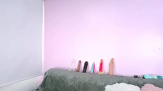 Snapshot of Hiyakasudere chatting on 10.22.25 Hiyakasudere online show from 10.22.25