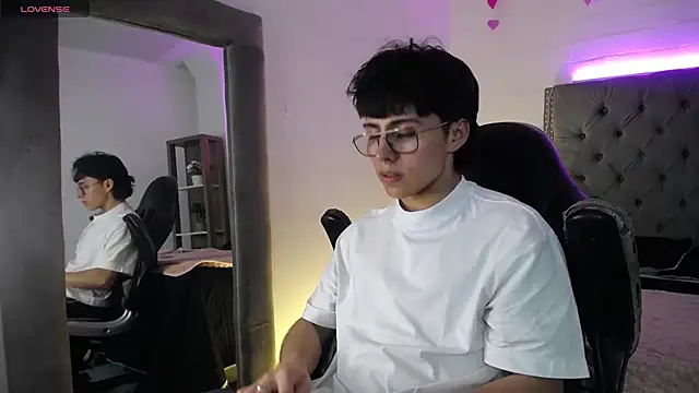 PepperTwink online show from 09.13.25