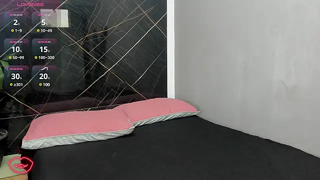 Snapshot of maddie_18 chatting on 03.10.25 maddie 18 online show from 03.10.25