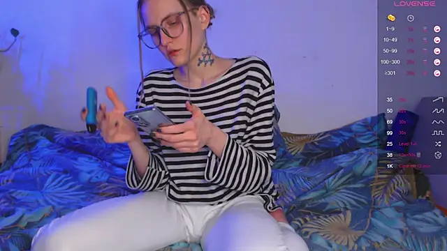 Miss lionheart online show from 03.04.25