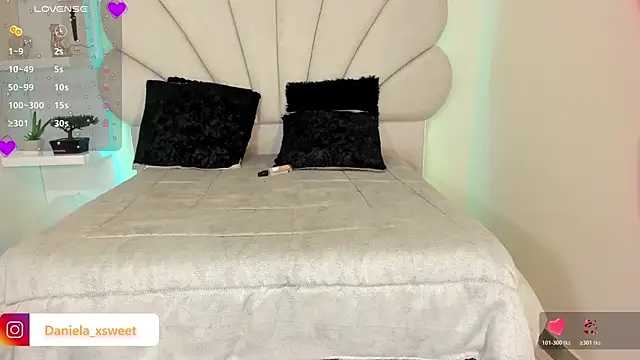 Danielaangelina online show from 10.19.25