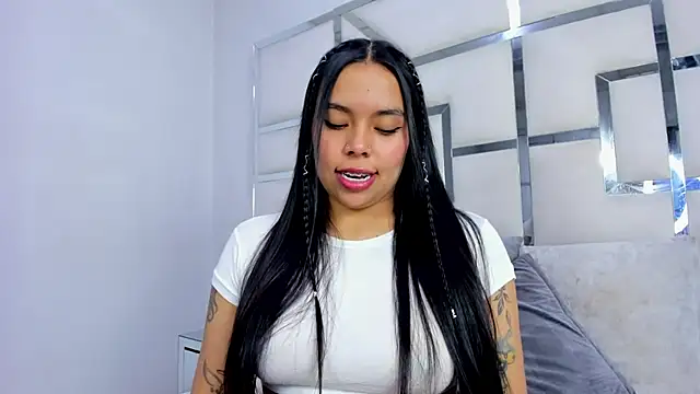 ZoeWan69 online show from 10.19.25