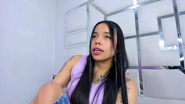 ZoeWan69 online show from 11.02.25