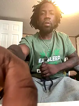 Snapshot of BigDMann40 chatting on 09.08.25 BigDMann40 online show from 09.08.25