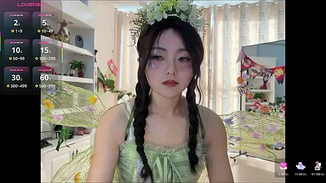 Snapshot of nanaliu6 chatting on 10.26.25 nanaliu6 online show from 10.26.25