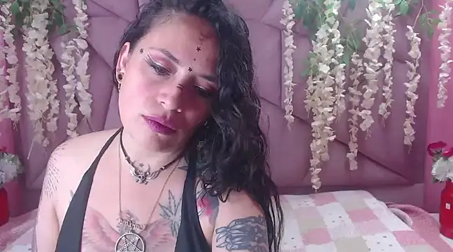 Snapshot of Fenix_Lilith chatting on 02.18.25 Fenix Lilith online show from 02.18.25