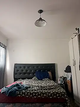 liamlara online show from 02.24.25