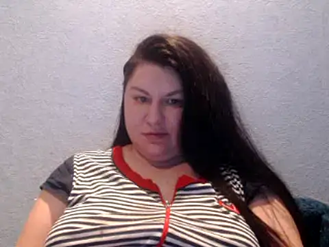 KiraSwee online show from 01.23.25