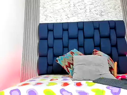 Snapshot of Ashlyaurora chatting on 02.14.25 Ashlyaurora online show from 02.14.25