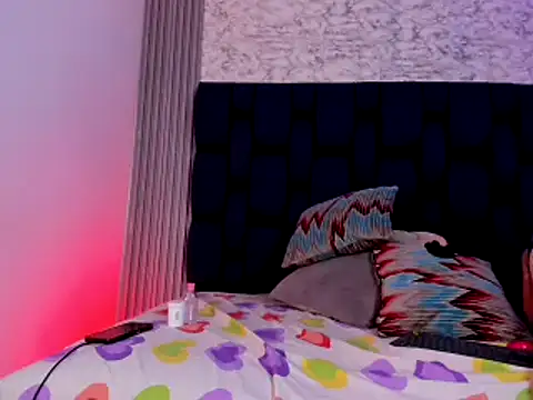 Snapshot of Ashlyaurora chatting on 02.15.25 Ashlyaurora online show from 02.15.25