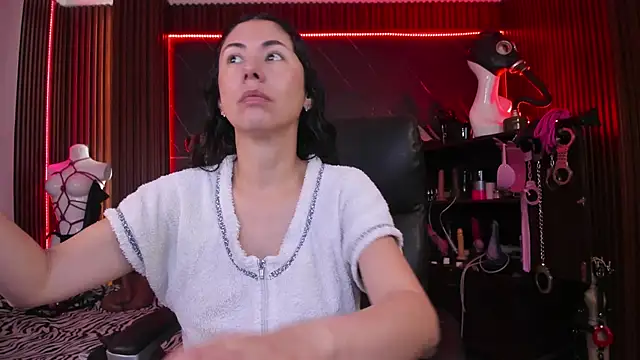 XiaQueen online show from 11.07.25