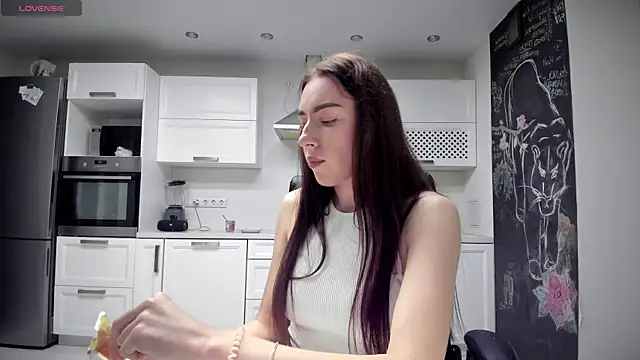 Snapshot of lisenok chatting on 05.18.26 lisenok online show from 05.18.26