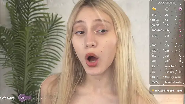 Snapshot of elliefrost chatting on 02.21.25 elliefrost online show from 02.21.25