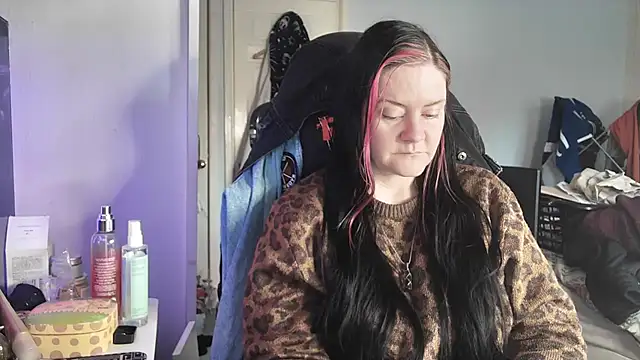 AureliaXOX online show from 11.16.25