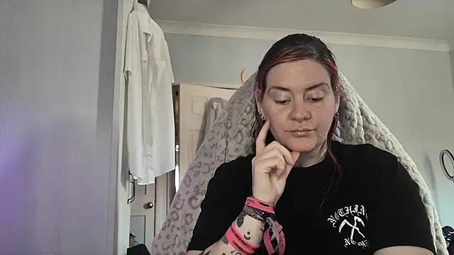 AureliaXOX online show from 03.20.26