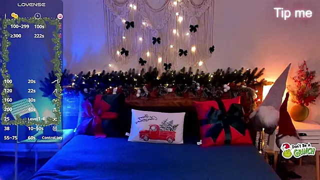 Snapshot of Maria_Moonlight chatting on 12.17.25 Maria Moonlight online show from 12.17.25