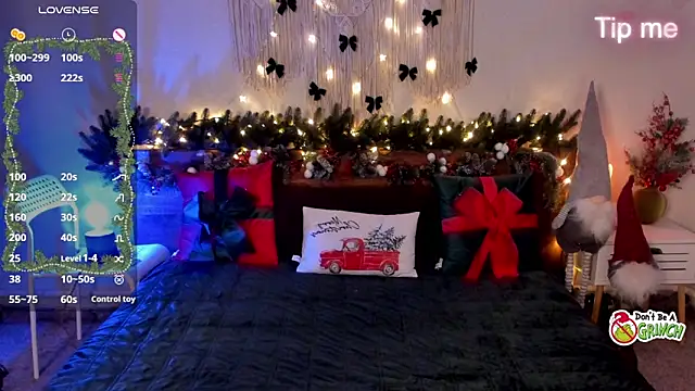 Snapshot of Maria_Moonlight chatting on 12.20.25 Maria Moonlight online show from 12.20.25