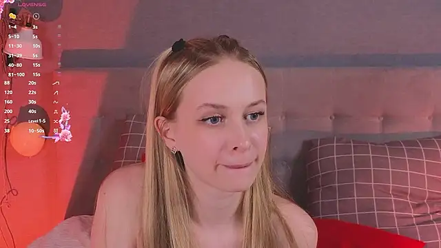 Snapshot of soft_babe chatting on 03.08.26 soft babe online show from 03.08.26