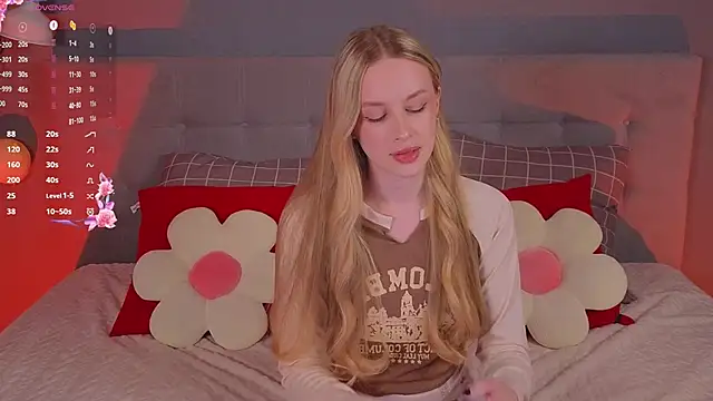 Snapshot of soft_babe chatting on 03.13.26 soft babe online show from 03.13.26