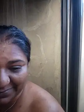 Snapshot of SophieStarShine chatting on 10.07.25 SophieStarShine online show from 10.07.25