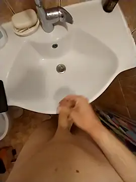 Snapshot of Good_boy000 chatting on 02.14.25 Good boy000 online show from 02.14.25