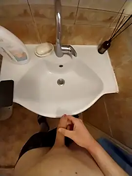 Snapshot of Good_boy000 chatting on 02.24.25 Good boy000 online show from 02.24.25