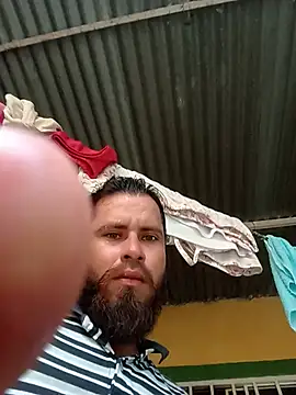Snapshot of Alfredoloza chatting on 07.17.26 Alfredoloza online show from 07.17.26
