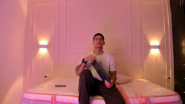 Snapshot of ANDRES_STUD chatting on 06.25.26 ANDRES STUD online show from 06.25.26